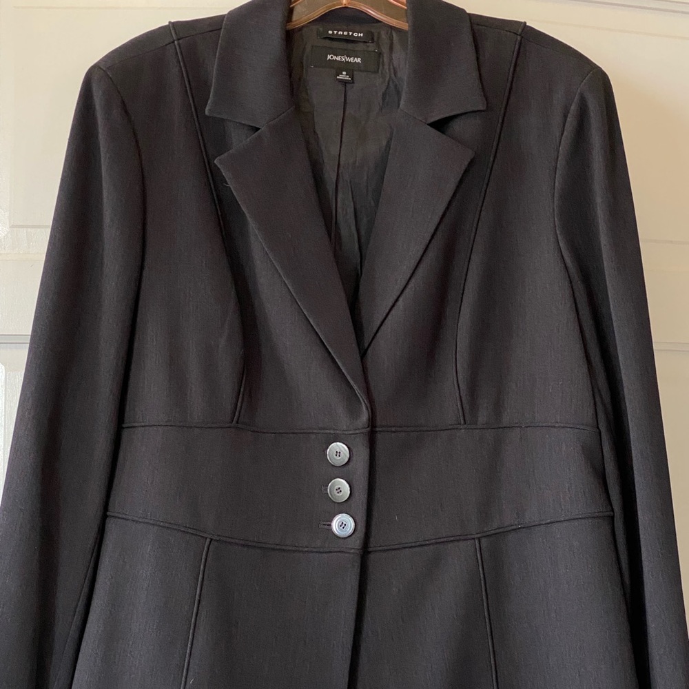Jones Wear size 16 Fully lined blazer